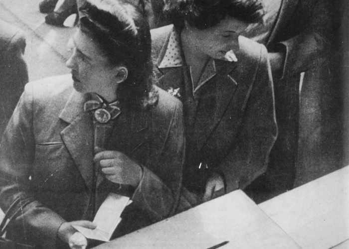 4. Mujeres votando en las elecciones municipales de 1945.