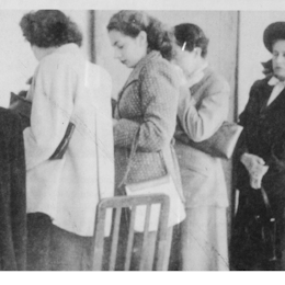 6. Mujeres votando en las elecciones municipales de 1945.