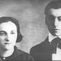 1. Pablo Neruda y su hermana, 1916.