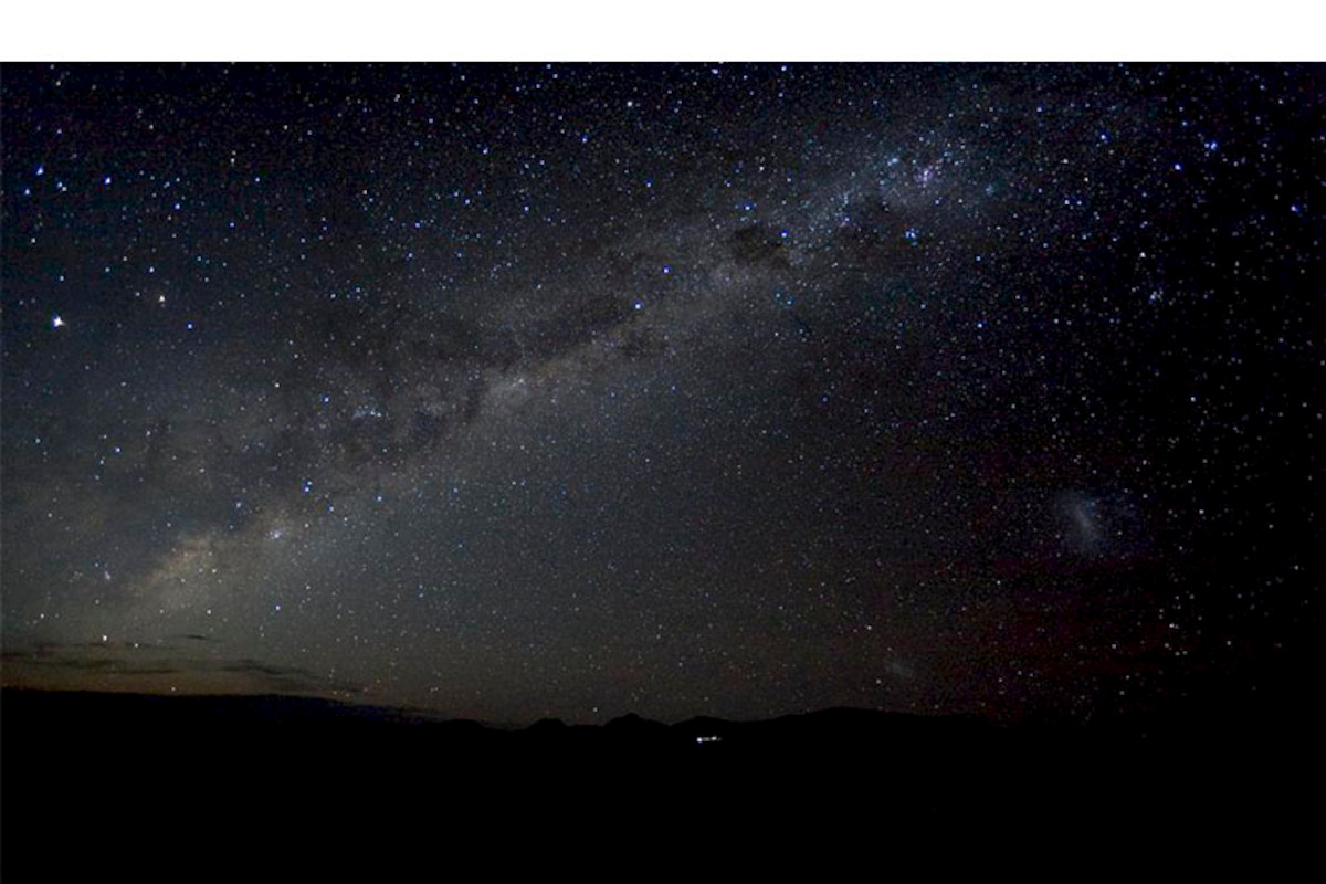9. Vía Láctea sobre el Llano de Chajnantor.