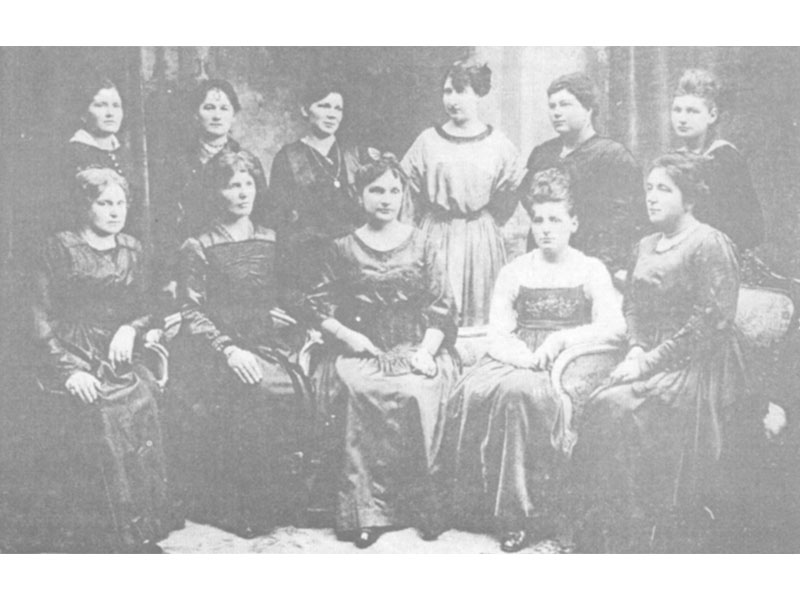 5. Directorio de la Sociedad La mujer croata, Punta Arenas, 1916.