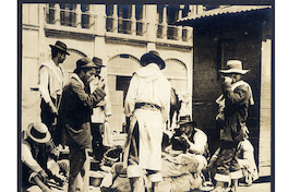 2. Rotos y gañanes en la ciudad, 1906.