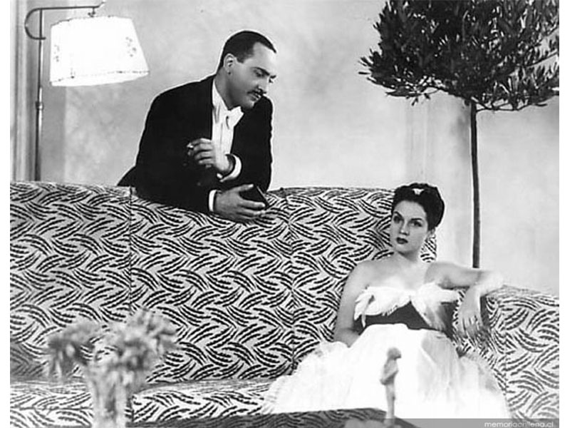 9. Beverle Bush y Poncho Merlet en la película "La chica del crillón", 1941.