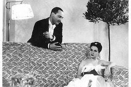 9. Beverle Bush y Poncho Merlet en la película "La chica del crillón", 1941.