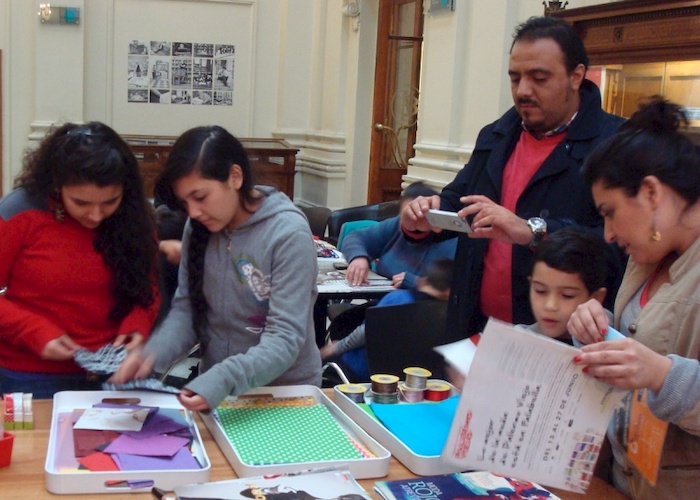 Participantes del taller "Haciendo una postal"