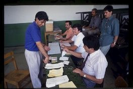7. Ciudadano votando en elección presidencial de 1989