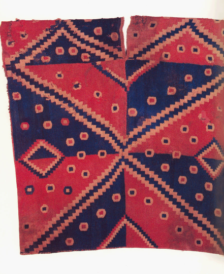 7. Camisa ("unku"), de lana. Periodo Inka.