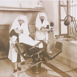 8. Enfermeras de la Cruz Roja en las Cruzadas de Salud Dental, hacia 1928.