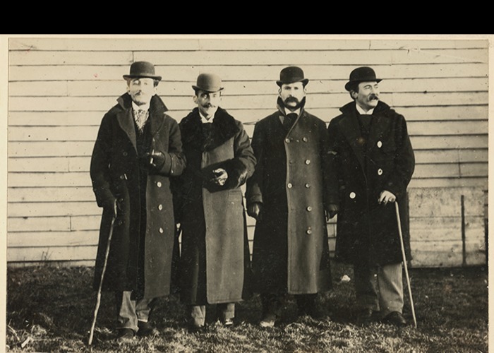 3. El juez Waldo Seguel junto a hombre en Punta Arenas, 1900.