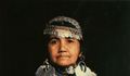 2. Mujer mapuche con su platería.