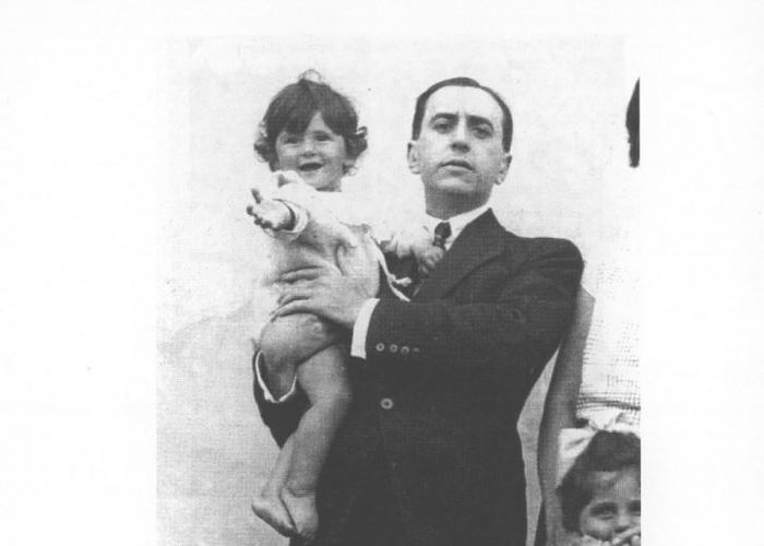 5. Huidobro y su familia en 1920.