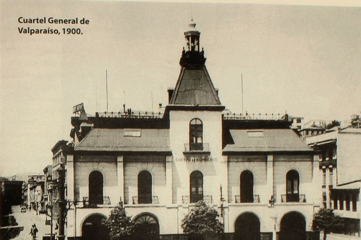 5. Cuartel general de Primera Compañía de Bomberos de Valparaíso, 1900.