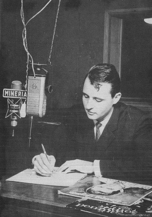 1. Ricardo García en "Discomanía" de Radio Minería, hacia 1957.