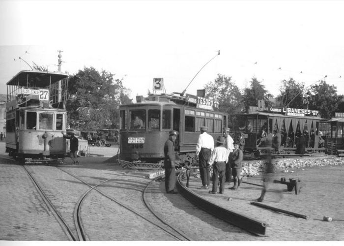 6. Reparaciones en las vías de Plaza Italia, 1924.