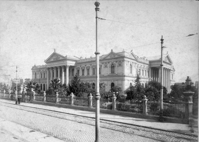 2. Edificio del Congreso de Santiago a principios del siglo XX.