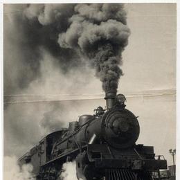 1. Locomotora a vapor. Año: 1955.