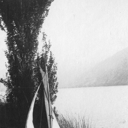 4. Embarcación en el río Maule, 1922.