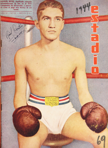 4. Manuel Reyes, boxeador. Estadio, 1944.