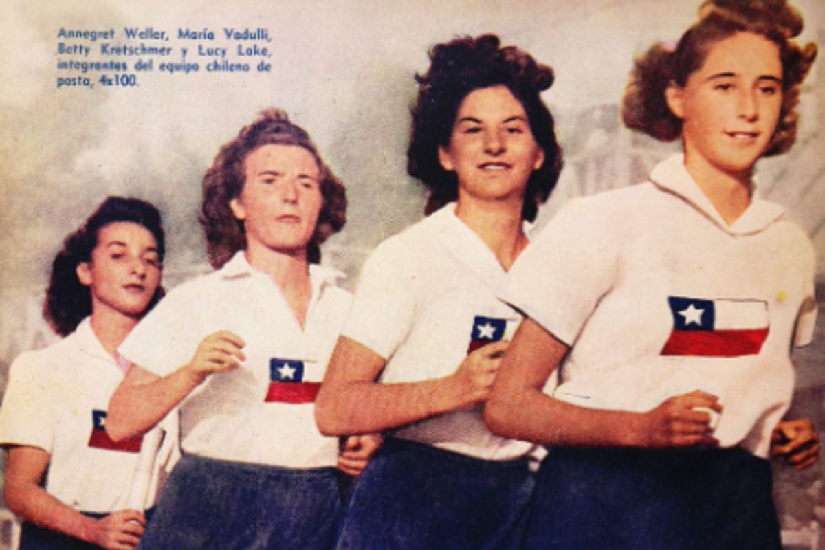 8. Mujeres chilenas del equipo chileno de posta. Estadio, 1946