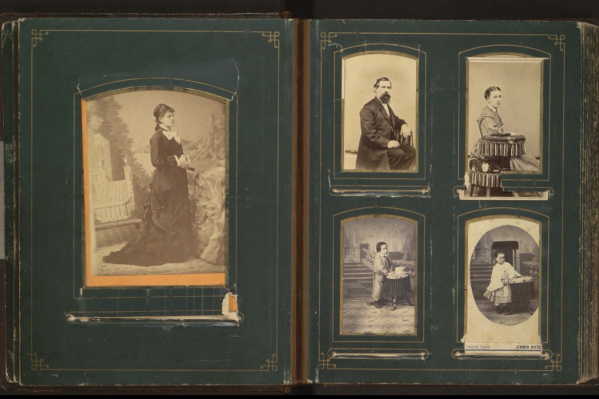 2. Página de álbum carte de visite. Fotografías monocromas.  Fecha: entre 1900 y 1919.