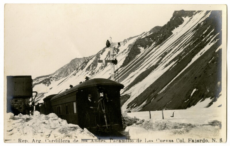 4. Ferrocarril en Paramillo de Las Cuevas, refugio construido para los viajeros, año 1915.