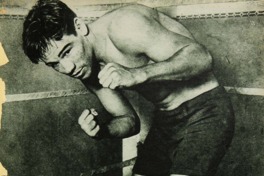 9. Fotografía de "El Tani" después de una victoriosa pelea. En Los Sports, año 1929.