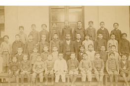 Alumnos de la Escuela Superior nº 4, Santiago, hacia 1900.