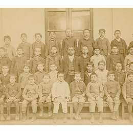 Alumnos de la Escuela Superior nº 4, Santiago, hacia 1900.