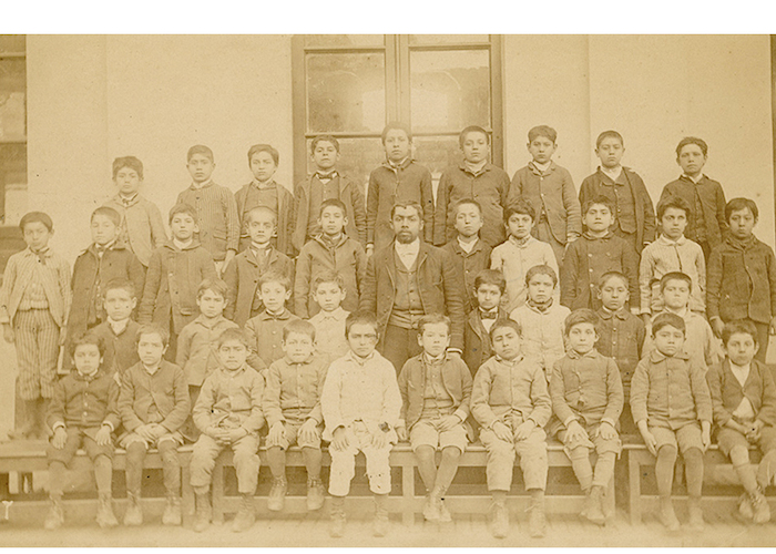 Alumnos de la Escuela Superior nº 4, Santiago, hacia 1900.