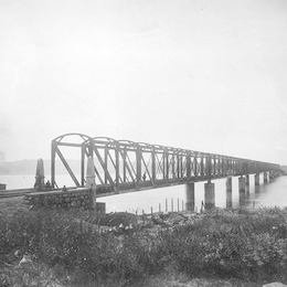 6. Puente ferroviario.