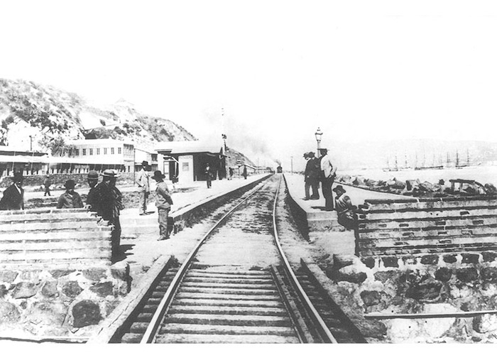 6. Estación Matadero ubicada entre Valparaíso y Viña del Mar, ca. 1900.