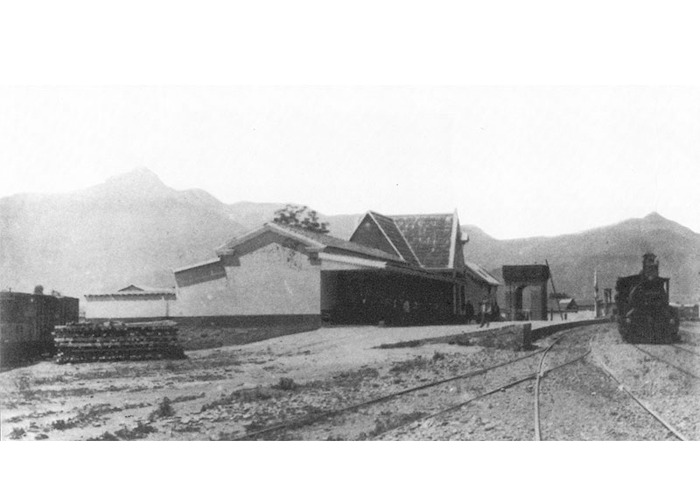 10. Estación de La Calera, utilizada también como punto de partida de la red norte, construida en 1890.