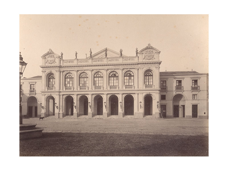 7. Teatro Municipal de Santiago: fachada principal, 1903. 7. Teatro Municipal de Santiago: fachada principal, 1903.