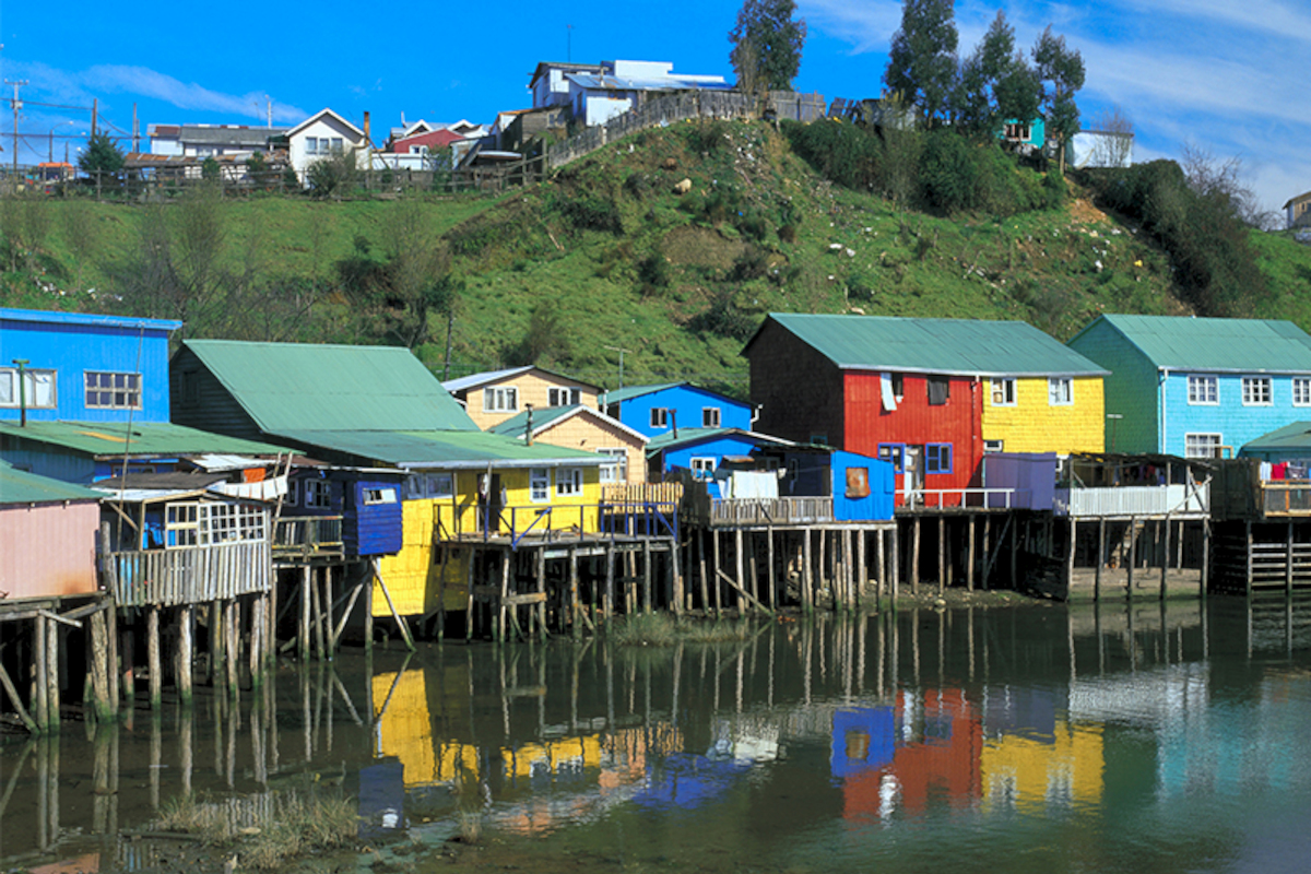 Palafitos, Castro, Chiloé. Servicio Nacional de Turismo - Sernatur, Fundación Imagen de Chile (FICH).