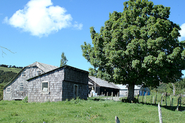 Casa en Chiloé. Servicio Nacional de Turismo - Sernatur, Fundación Imagen de Chile (FICH).