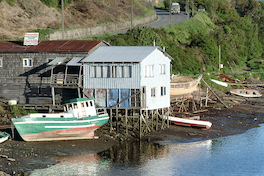 Palafito de Castro, Chiloé. Servicio Nacional de Turismo - Sernatur, Fundación Imagen de Chile (FICH).