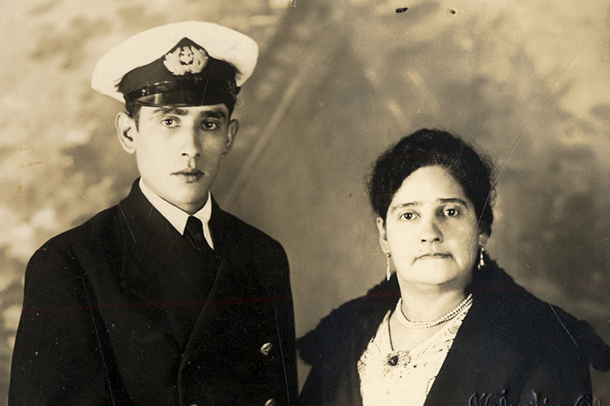 6. Valentín Olave. Un marino y su mamá, Valparaíso.