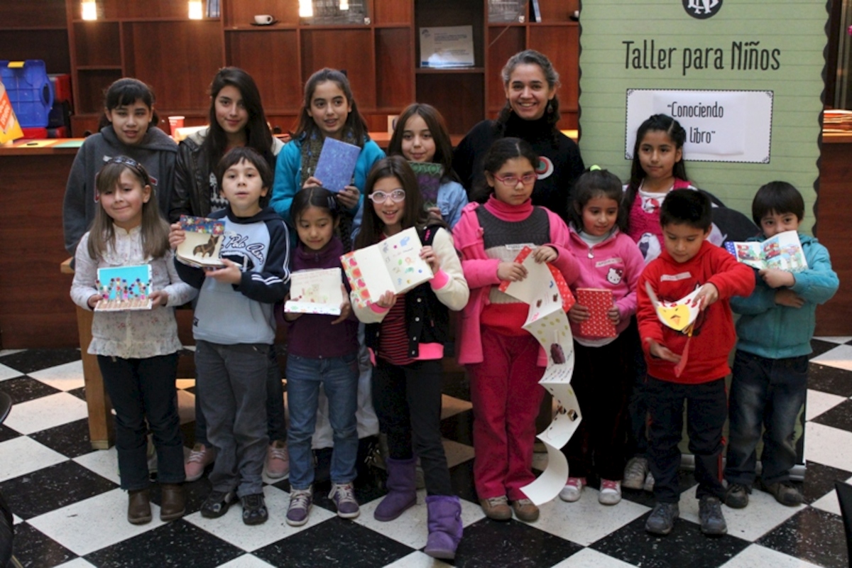 Participantes del taller "Conociendo un libro"