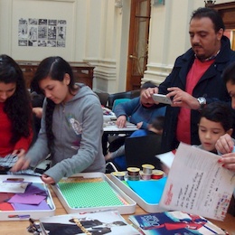 Participantes del taller "Haciendo una postal"