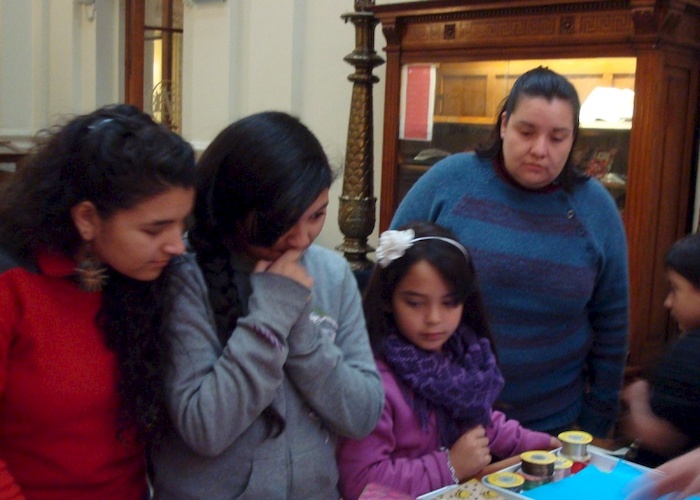 Participantes del taller "Haciendo una postal"