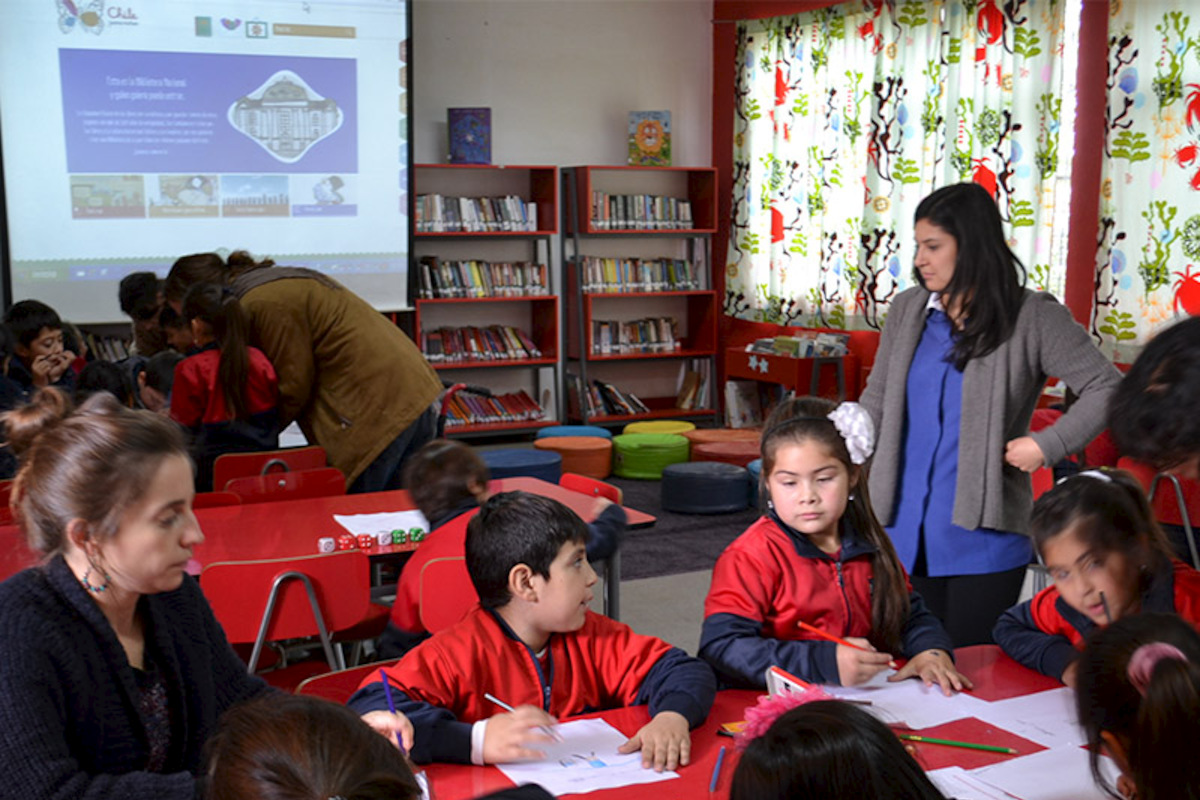 Visita a la Escuela Efraín Maldonado