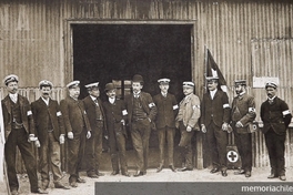 1. Fundadores de Cuerpo de Asistencia Pública, actualmente la Cruz Roja Chilena, filial Punta Arenas, hacia 1905.