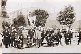 4. Voluntarios de la Cruz Roja de Magallanes en Valparaíso, 1906.