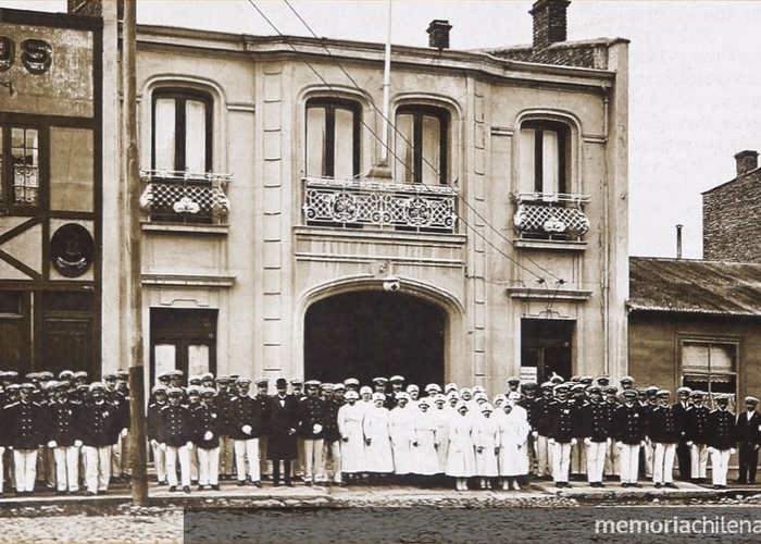 5. Cuartel de la Cruz Roja Chilena, filial Punta Arenas, y su cuerpo de voluntarios.