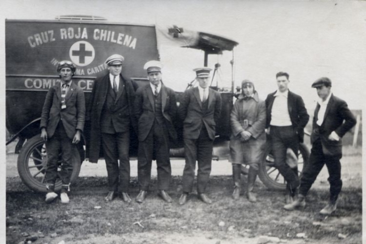 10. Voluntarios de la Cruz Roja Chilena.