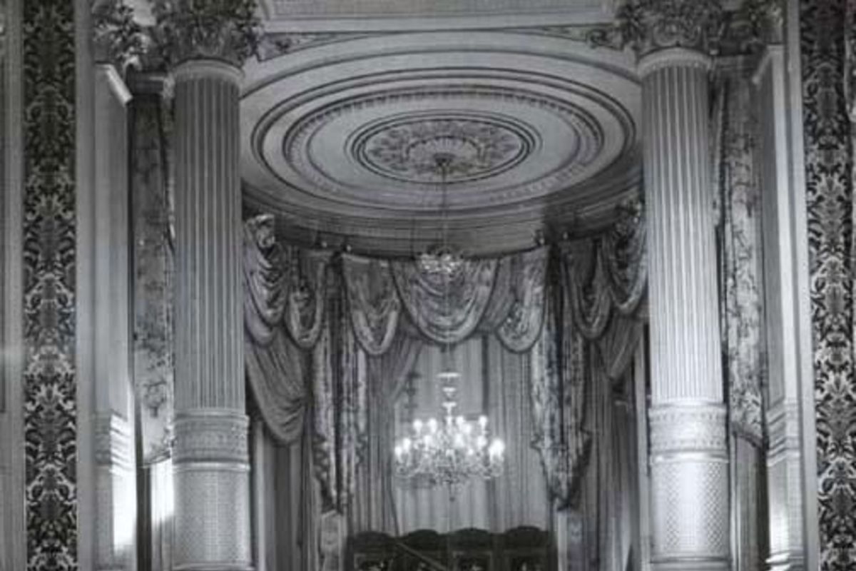 2. Palacio Cousiño de Santiago, vista de sala de música, 1900.