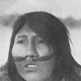 10. Mujer Selk'nam, hacia 1920.