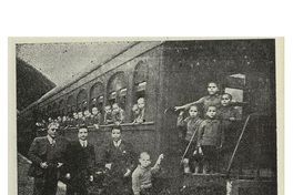 2. Un ferrocarril solía llevar a niñas y niños a su lugar de vacaciones.