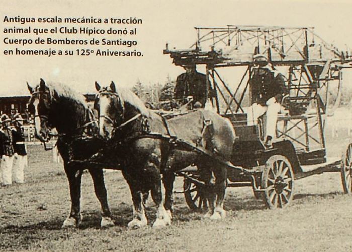 8. Antigua escalera mecánica, empujada por caballos.