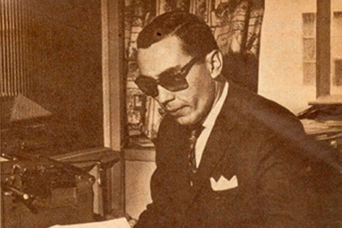 3. Julio Gutitérrez, animador del programa “El Tocadiscos” en Radio Cooperativa, 1964.